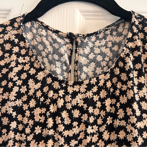 Zara Black Dress with mini flowers - Picture 7 of 9